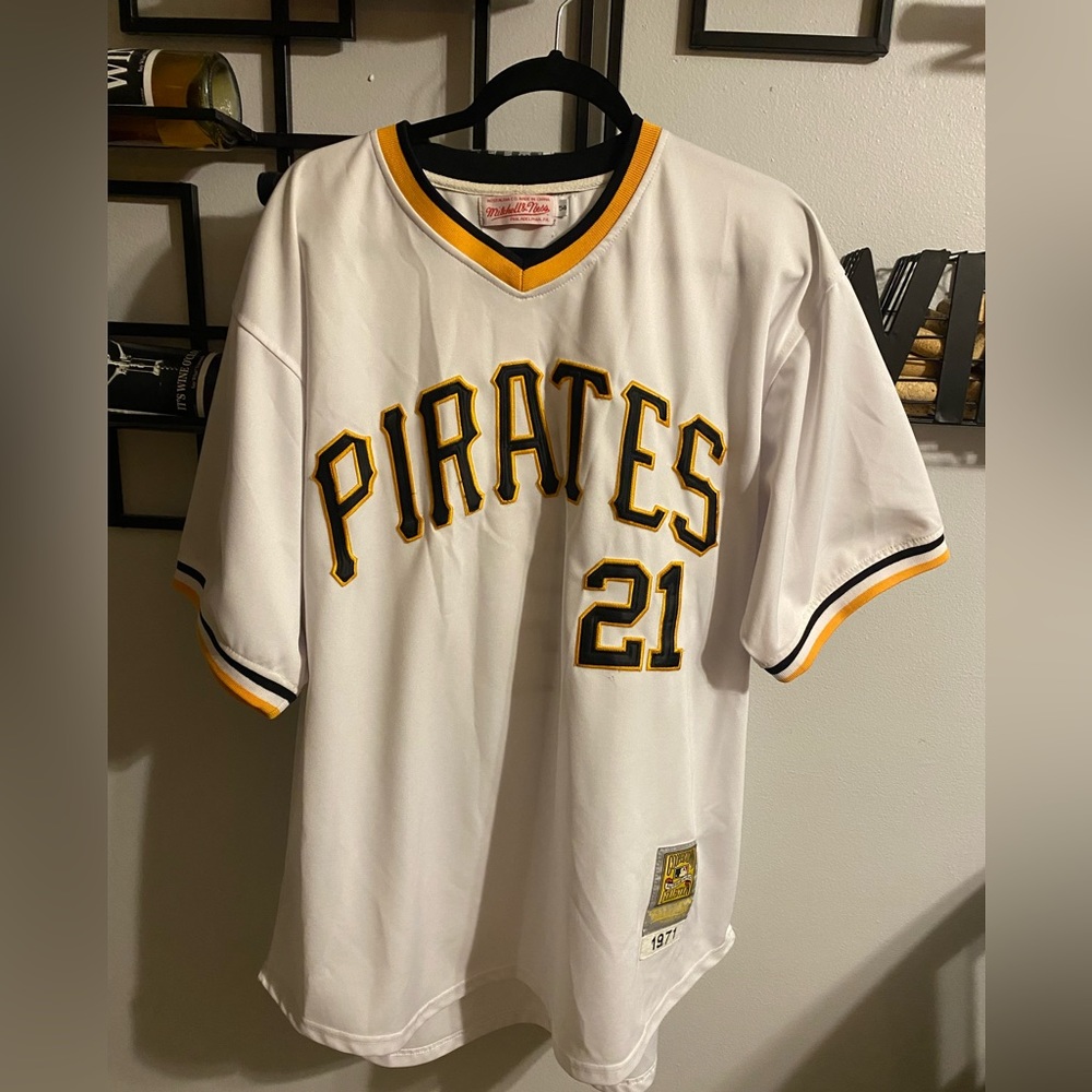 Mitchell & ness Robert Clemente white Pittsburgh Pirates Jersey with number 21